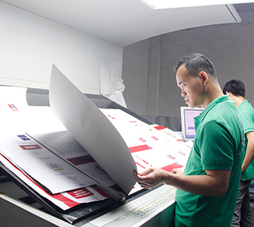 Strict Quality Control for corrugated cardboard displays